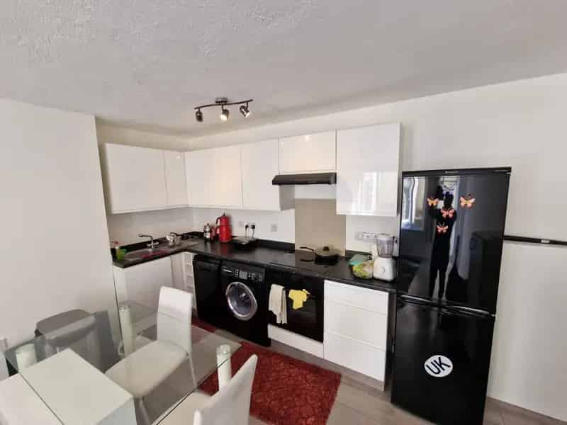 1 Bedroom Apartment for Sale in Roundhill, Brighton