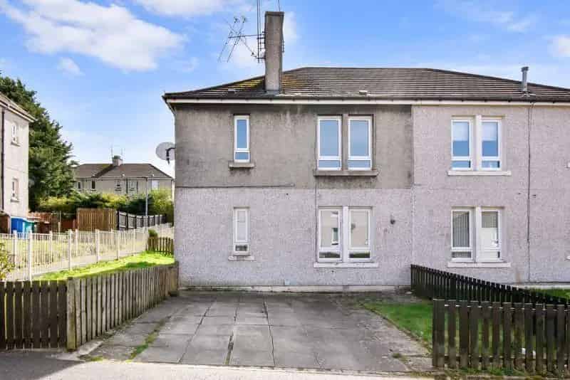 1 Bedroom Flat for Sale in Kilsyth