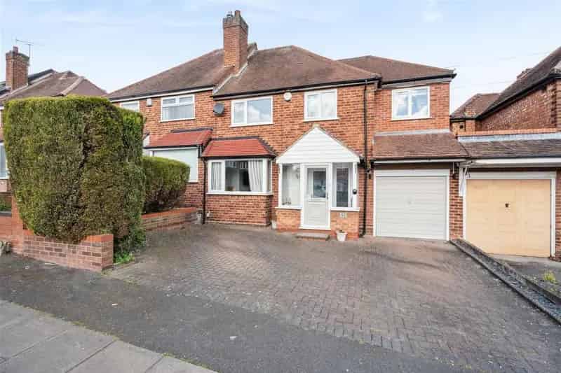 4 Bedroom Semi-Detached House for Sale