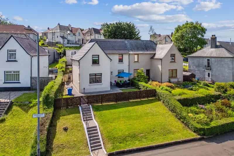 4 Bedroom Semi Detached House For Sale