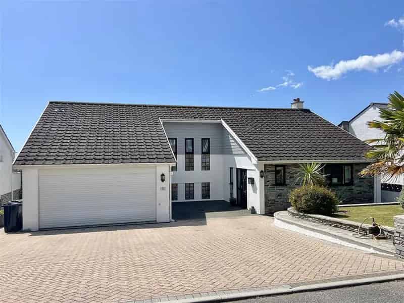 5 Bedroom House for Sale in Duporth, St Austell with Panoramic Sea Views