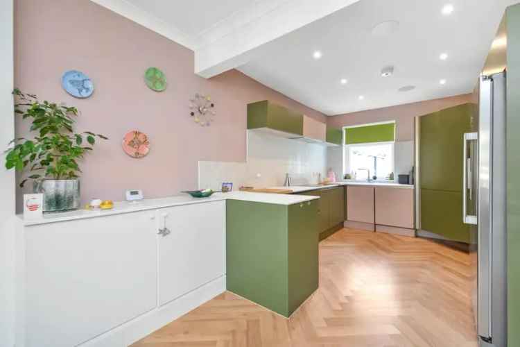 4 Bedroom Semi-Detached House Southsea Hampshire