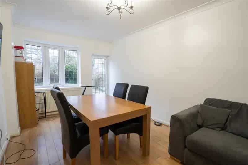 3 Bedroom Semi-Detached House for Sale in Yardley