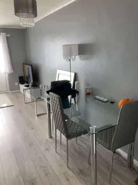 Spacious 1 Bedroom Ground Floor Flat Newly Decorated