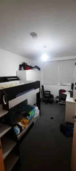 Two Large Bedroom Flat Near Elizabeth Line