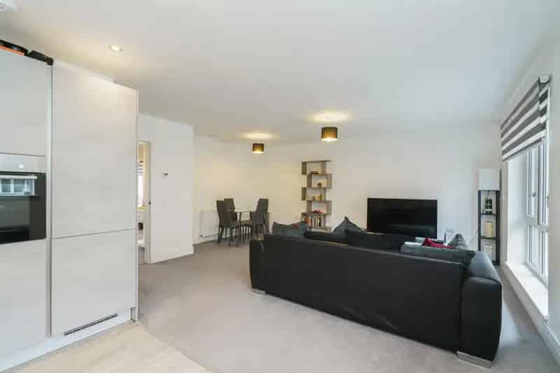 Executive 2-Bed Apartment in Cala Homes Development