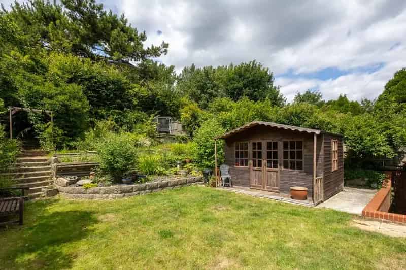 4 Bedroom Detached House with Sea Views Kent CT19