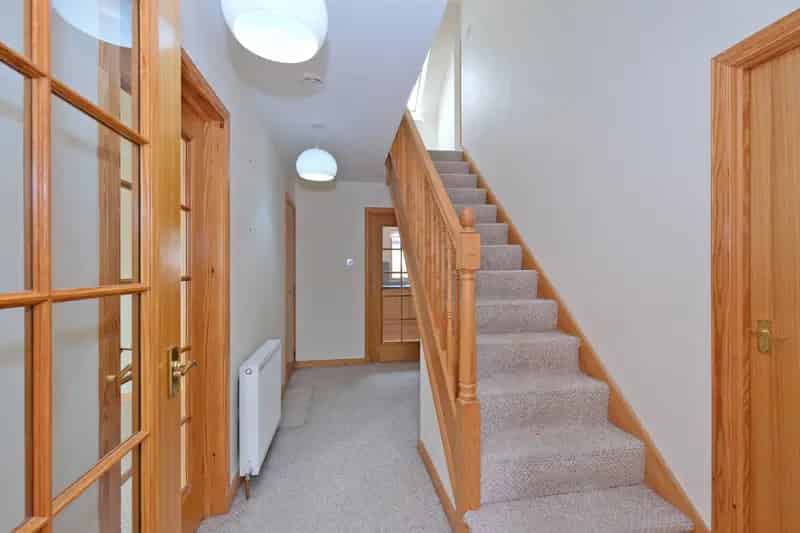 Detached 4 Bedroom House in Dyce with Garage and Garden