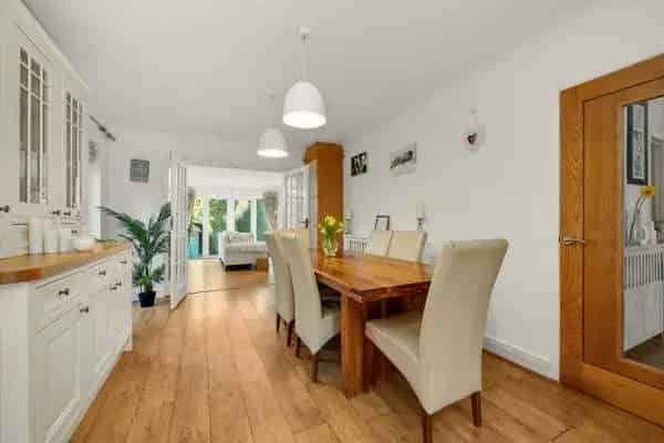 4 Bedroom Chalet Bungalow Claygate Surrey