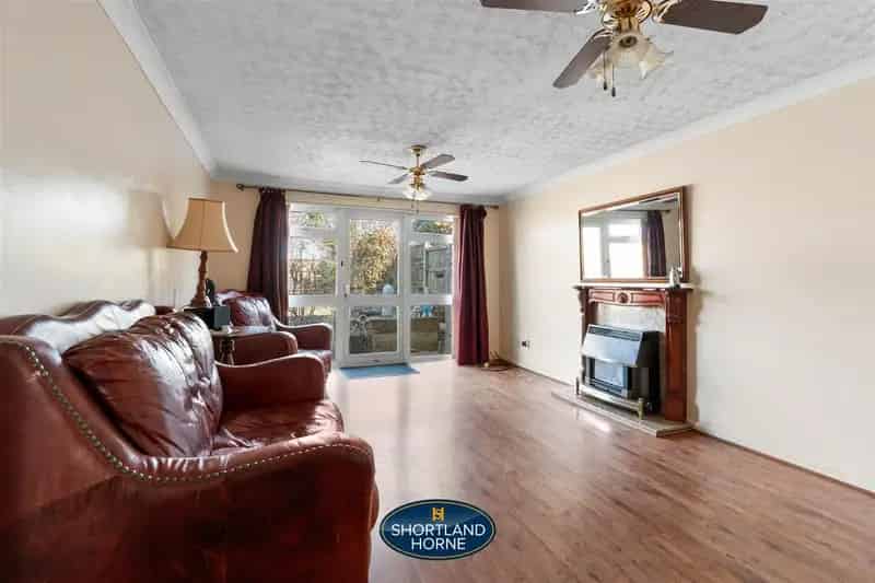 2 Bedroom Semi Detached Bungalow House to Rent