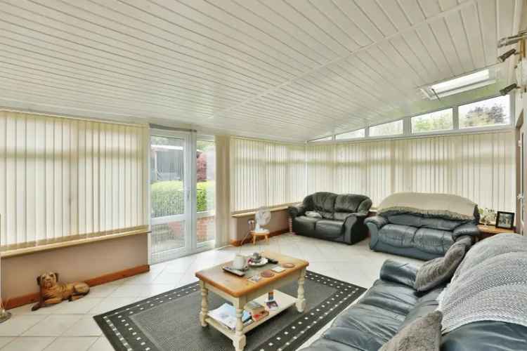 Four Double Bedroom Detached House with Picturesque Village Green Views
