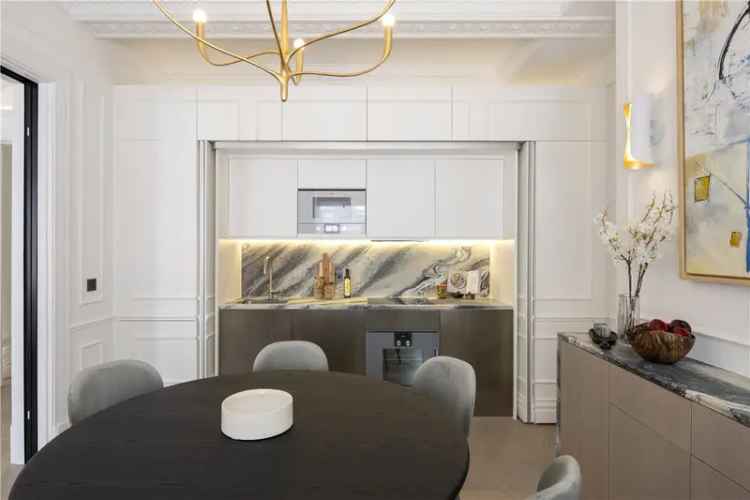 Apartment For Sale in London, England