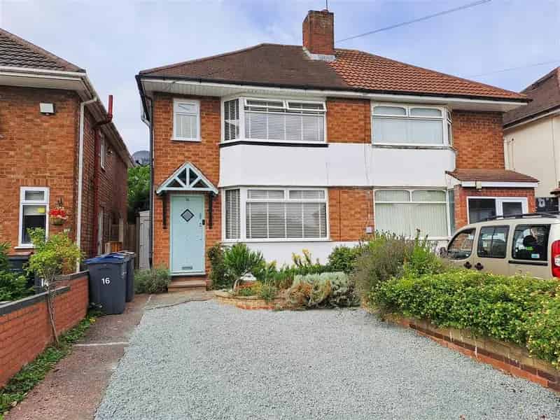 3 Bedroom Semi-Detached House for Sale Sheldon