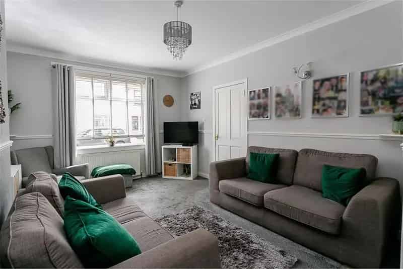 3 Bed Mid Terrace House with Garden - Musselburgh