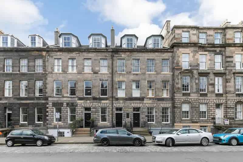 2 Bedroom Flat for Sale in Edinburgh's New Town