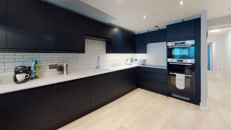6 bedroom house