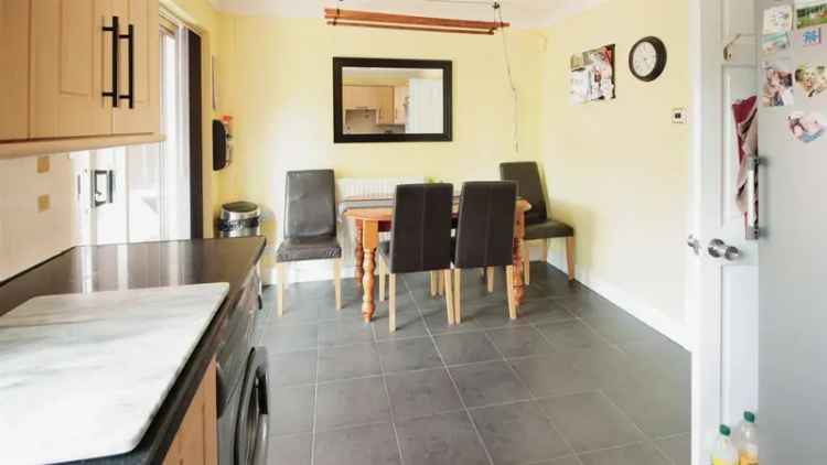 4 Bedroom Semi Detached House to Rent