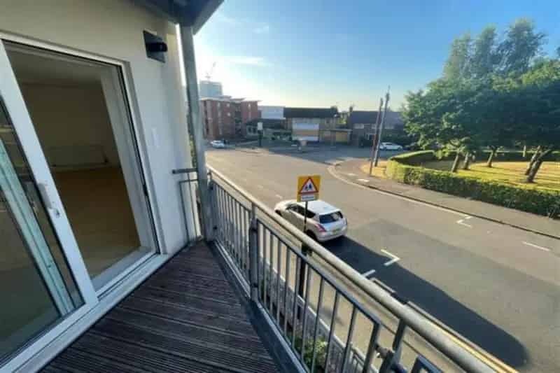 2 Bedroom Apartment Birmingham City Centre - Modern Living