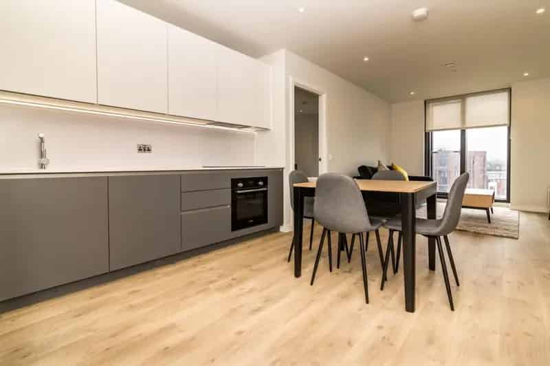 2 Bed Furnished Apartment Manchester City Centre Luxury Living