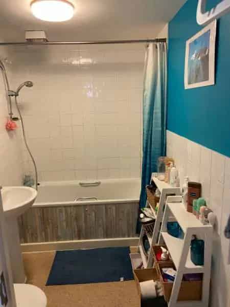 2 Bedroom House Near Transport Links South London