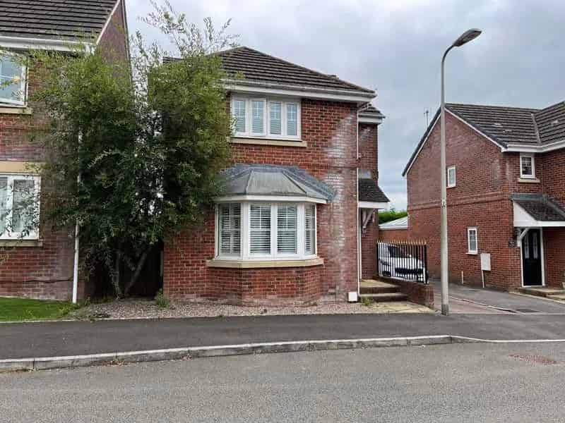 3 bed property for sale