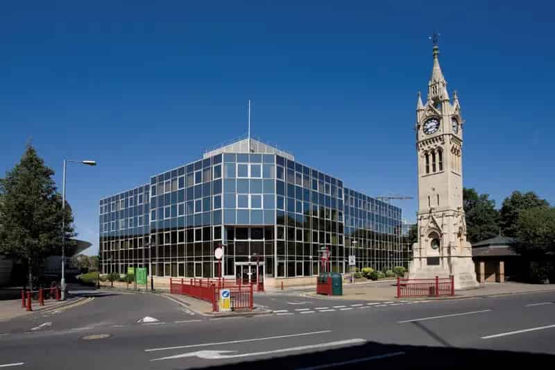 Commercial property For Rent , 1, The Crescent, London, England