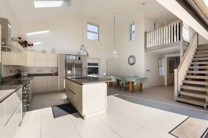 5 Bedroom Detached House For Sale Near London