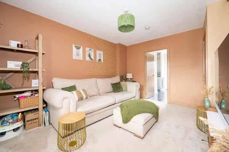 2 bed house for sale