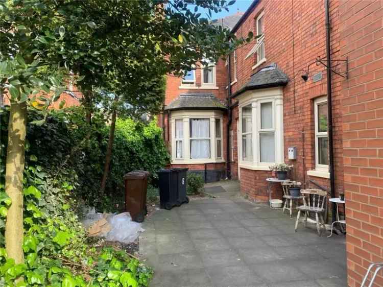 Double Room in 9 Bedroom House Share All Bills Included