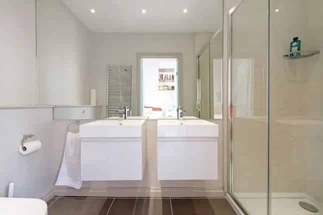 3 Double Bedroom Flat for Sale in Little Venice, London