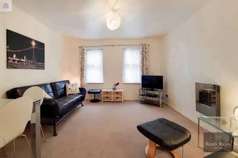 1 Bedroom Flat for Sale in Elephant & Castle London SE17
