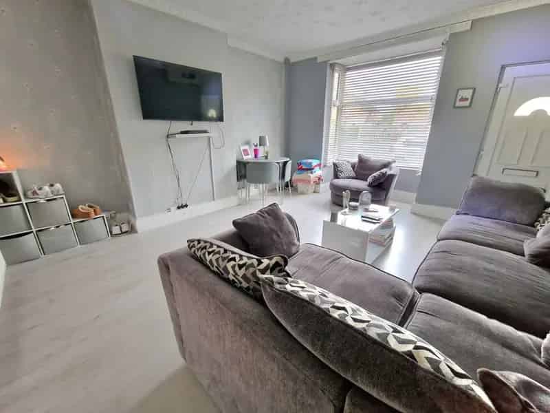 3 Bedroom Mid Terrace House for Sale Bedworth Warwickshire