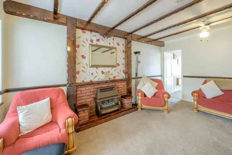 3 Bedroom Detached House For Sale Tipton