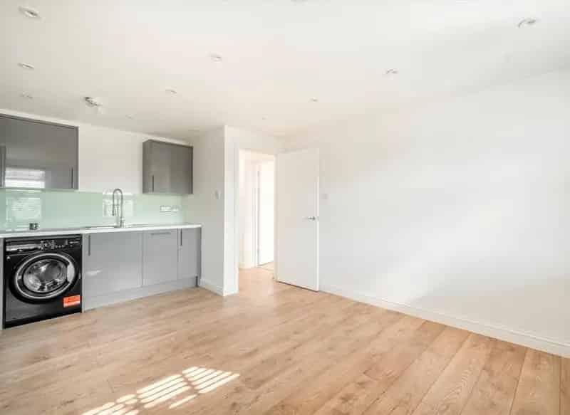 Modern 2-Bedroom Apartment Near Richmond Station