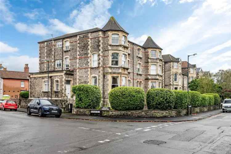 3 Bedroom Apartment for Sale in Clifton