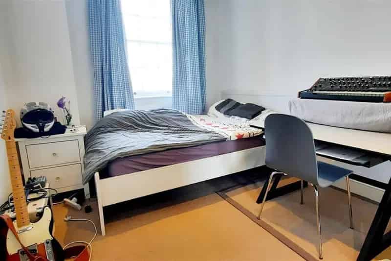 Beautiful 2 Double Bedroom Apartment near Westfield and Holland Park Tube