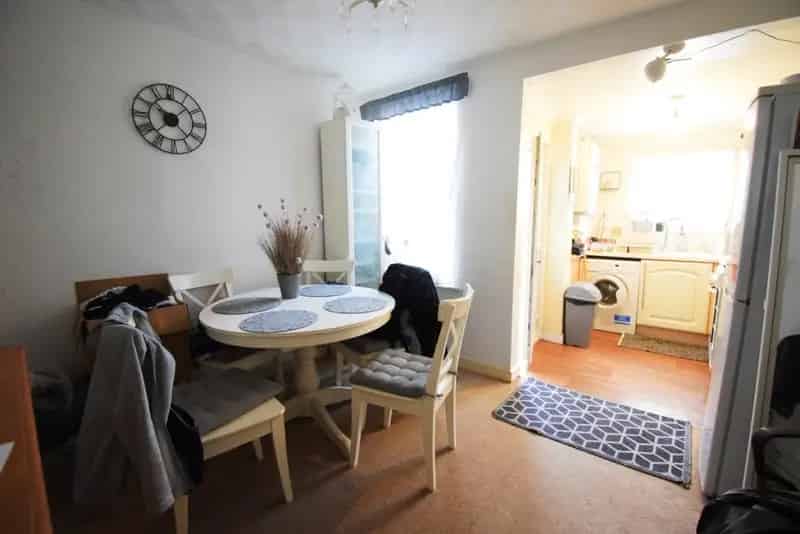 2 bedroom House
 To Rent