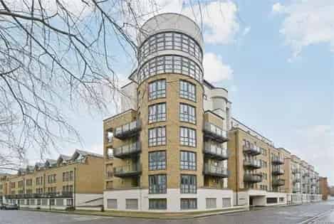 2 Bed House 76m² London Garden Double Glazing Gas Central Heating