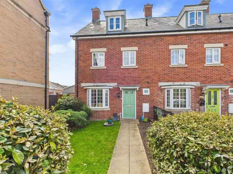 4 Bedroom End of Terrace House for Sale