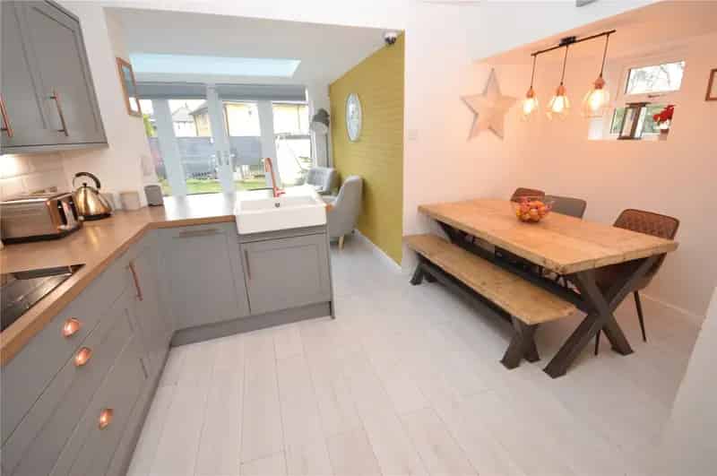 3 Bed Semi Detached House with Drive and Garden