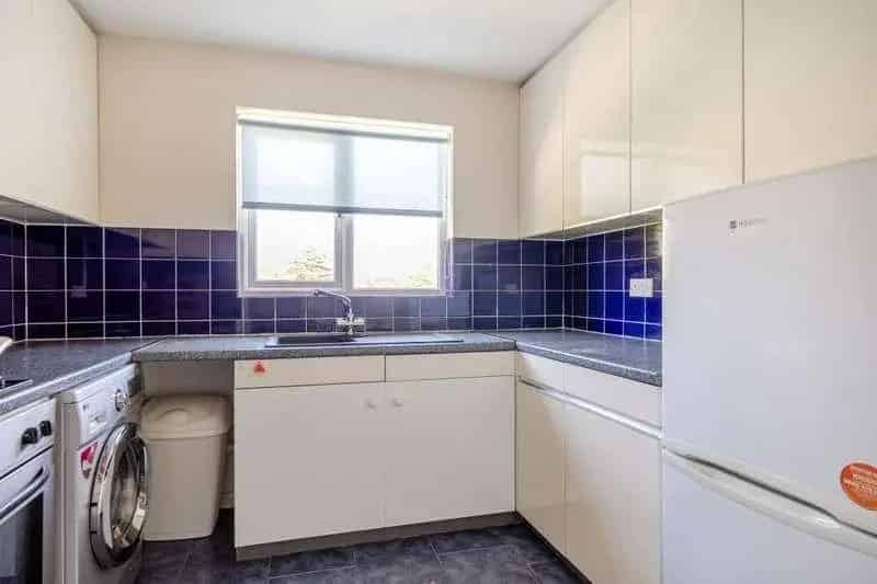 2 Bed Flat for Sale Thames Street Top Floor Balcony Garage Share of Freehold