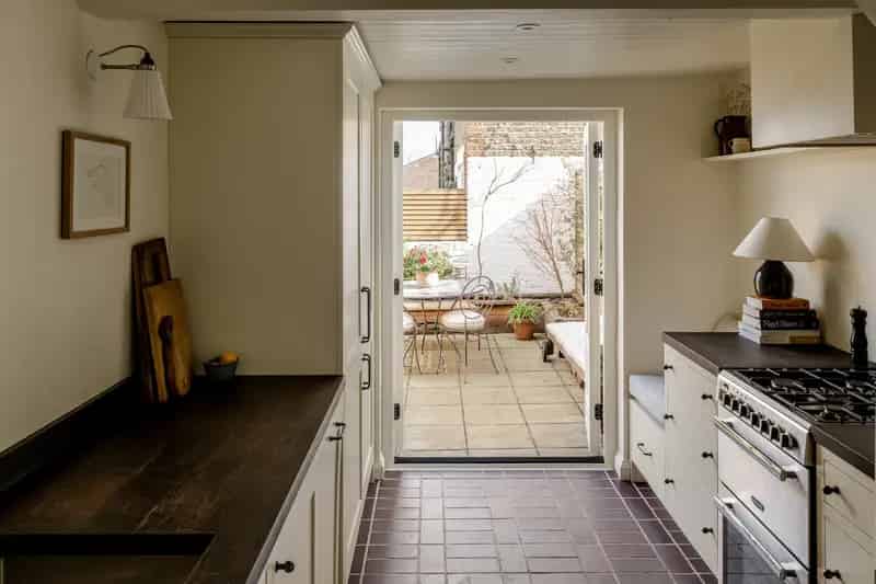 2-Bedroom Victorian House for Sale in London SE27