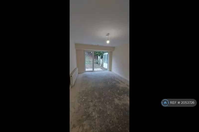 6 Bedroom Bungalow Semi Detached Recently Extended