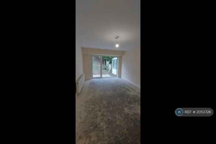 6 bedroom bungalow