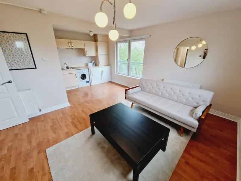 2 Bedroom Furnished Flat to Rent in Glasgow