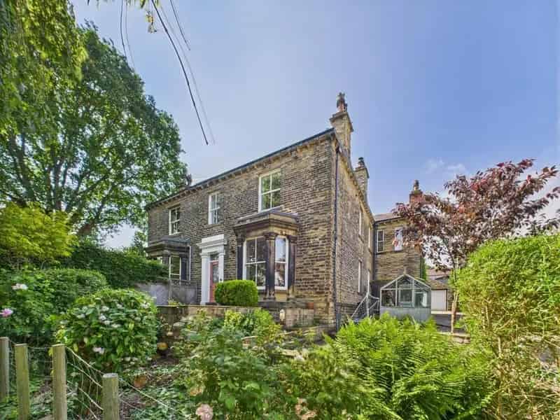 5 Bedroom Semi Detached House For Sale