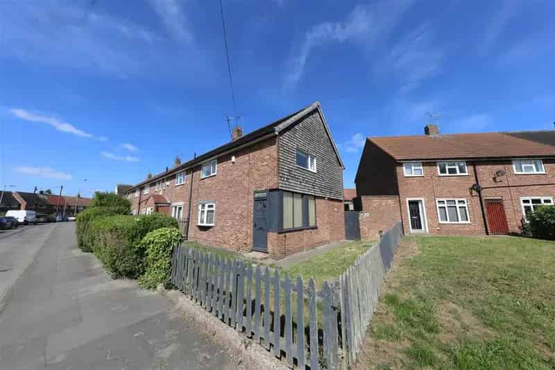 3 bedroom end of terrace house for sale