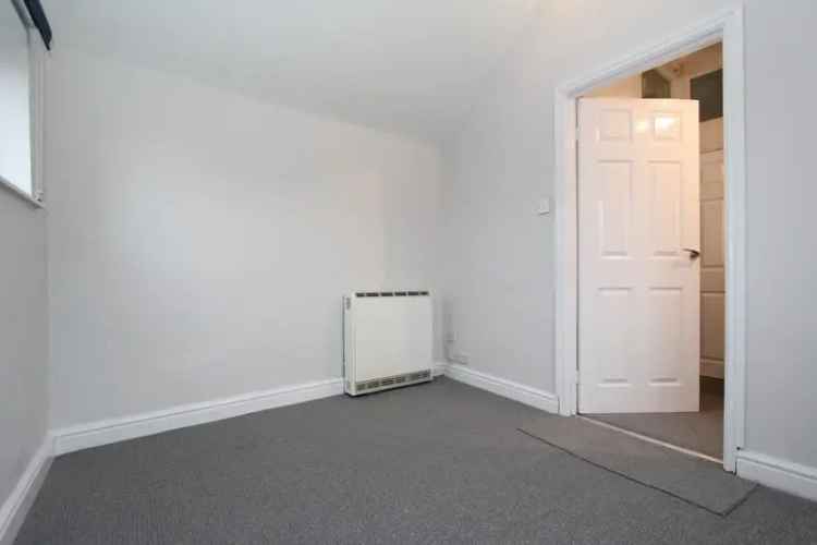 1 bedroom detached house to rent