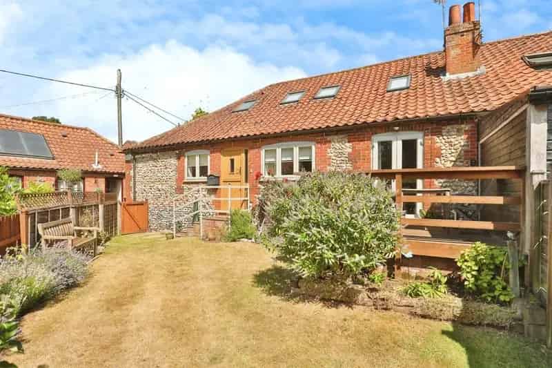 4-Bedroom Barn Conversion with Garden and Double Garage