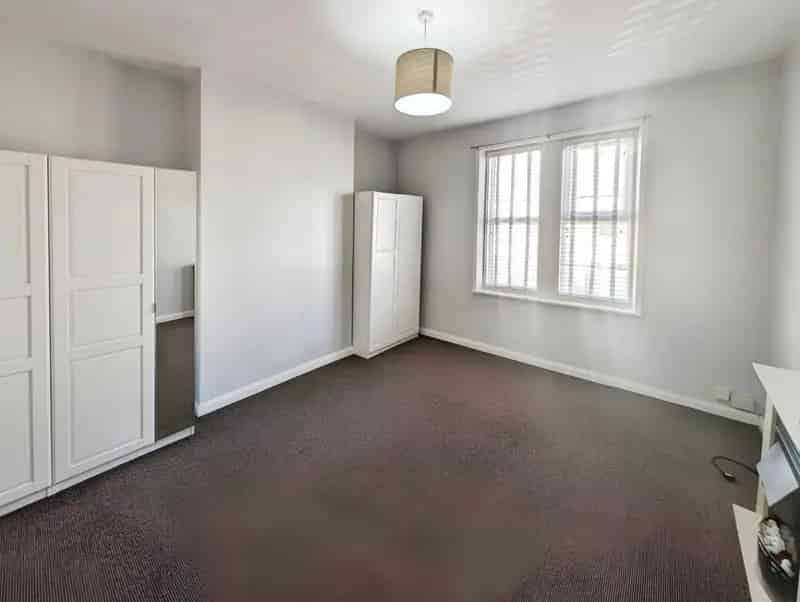 3 bedroom Flat
 For Sale
